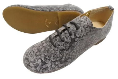 【かぼちゃの馬車 CA-15FL グレー】フラワー柄の靴紐シューズ